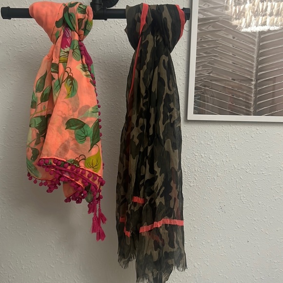 Accessories - Bundle TWO Scarves 💘
